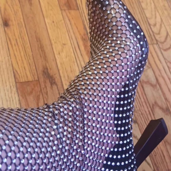 Steve Madden Glittering Black and Silver Heels - Picture 9 of 9